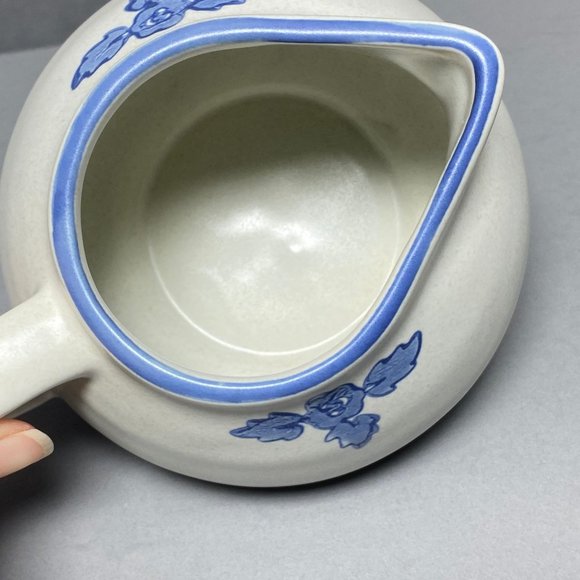 Vintage Pfaltzgraff Yorktowne Gravy Sauce Boat and Underplate Drip Tray Plate - Picture 8 of 11